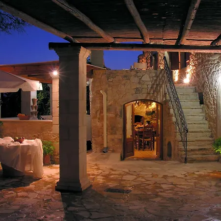 Kouriton House
