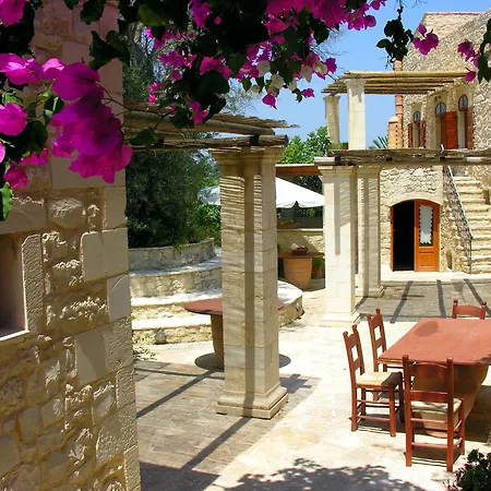 Country house Kouriton House