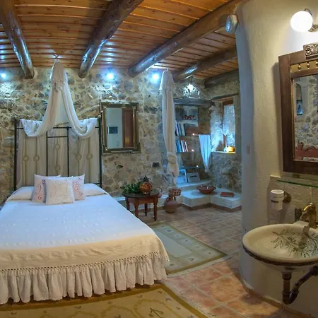 Country house Kouriton House *